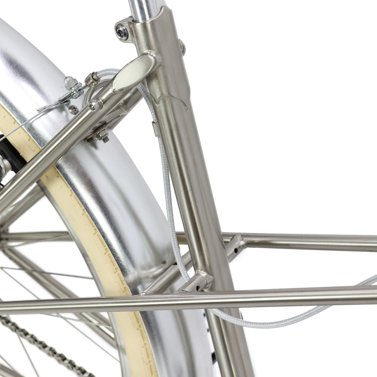 Mixte26 Lite — 9-Speed Step-Through City Bike — Mixte frame stays