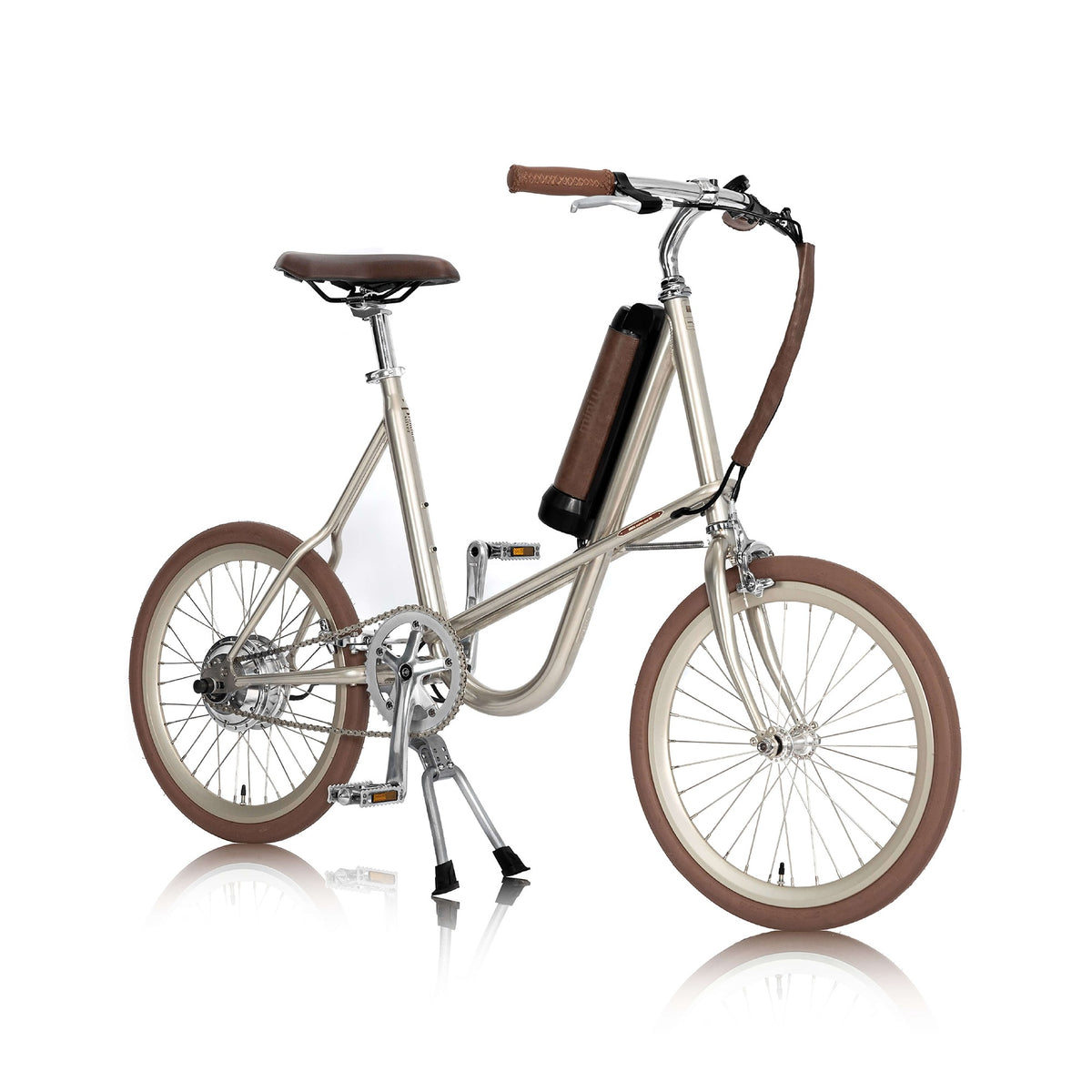 miniu Retro silver, front three-quarter view