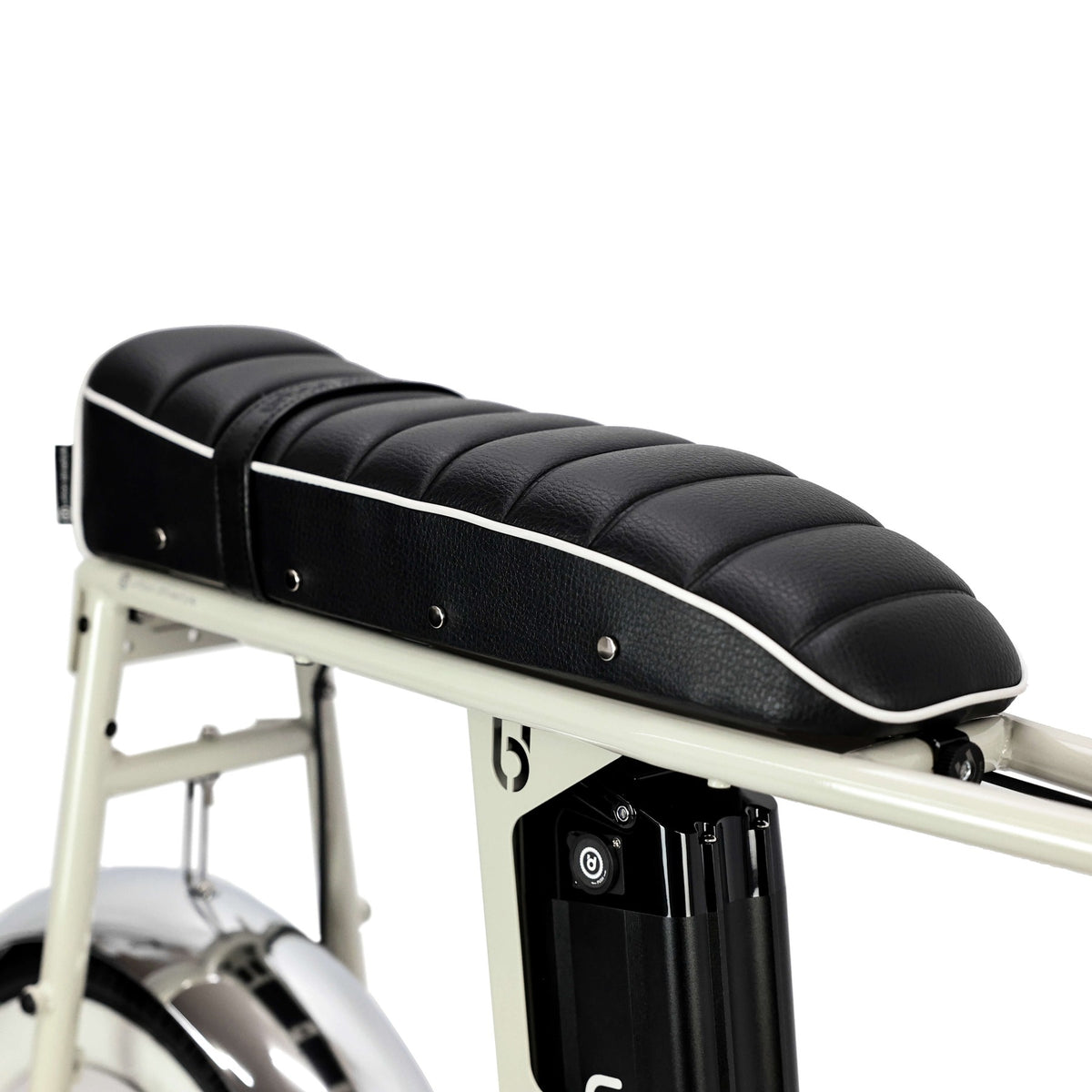 UD single riveted saddle — Black