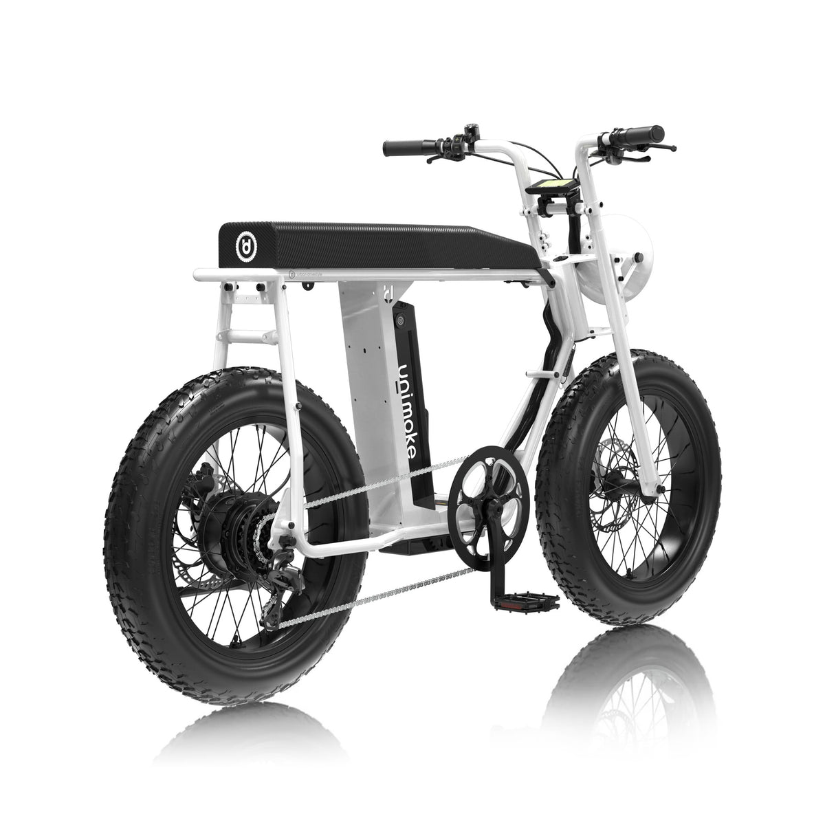 Unimoke MK Pearl white, rear three-quarter view