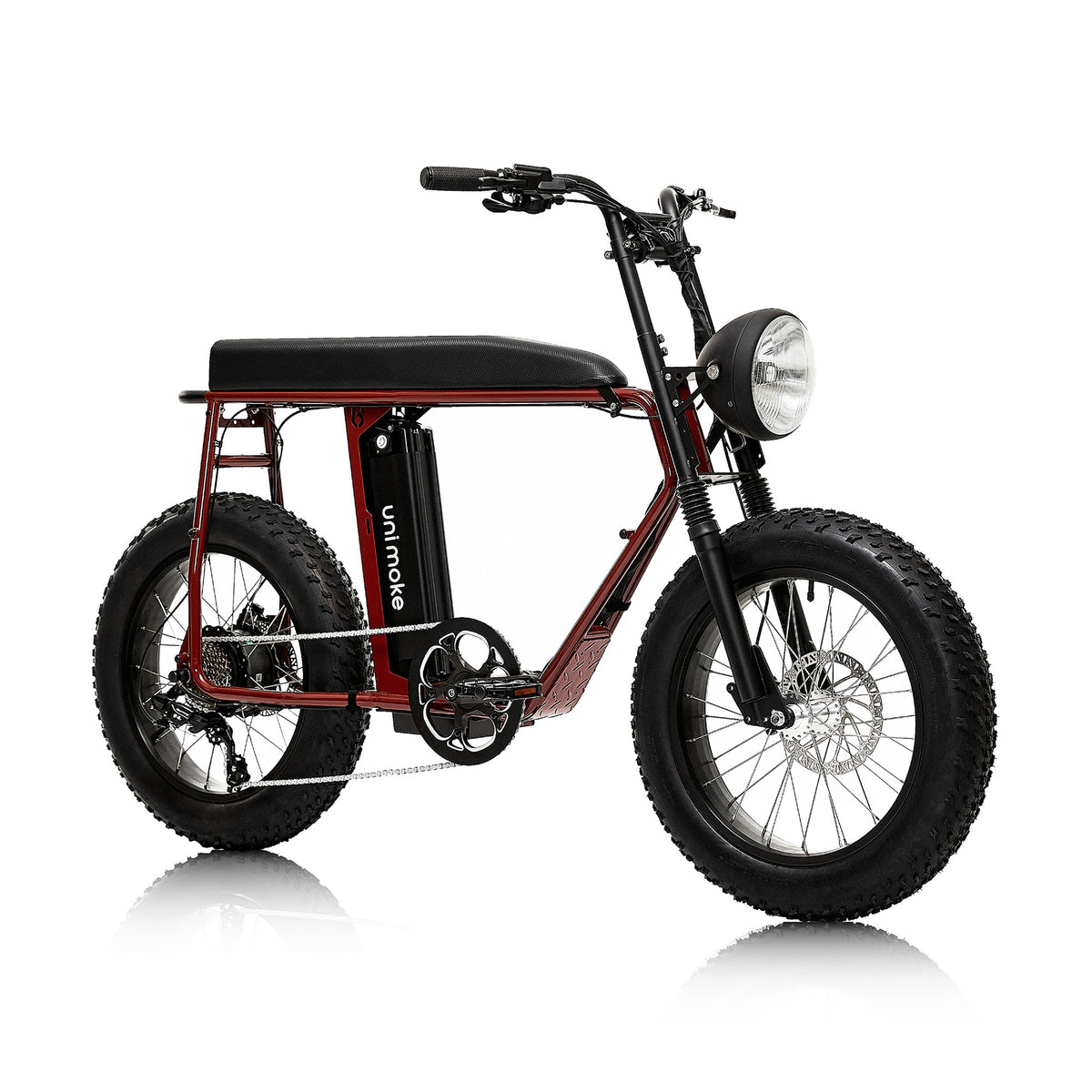Unimoke MK Wine red, front three-quarter view