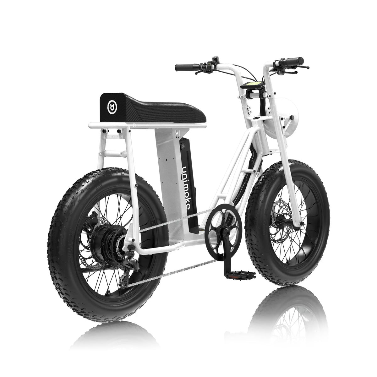 Unimoke SW Pearl white, rear three-quarter view